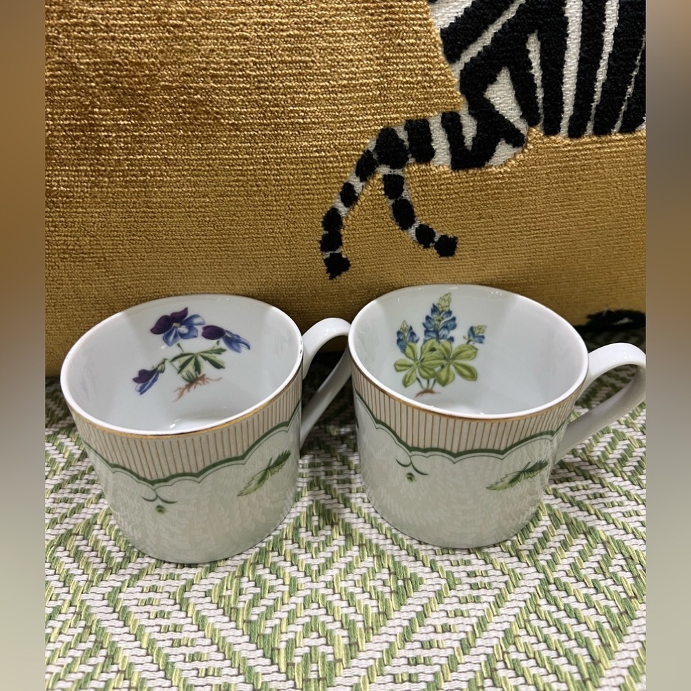 Set Of 2 Georges Briard Private Collection Floral Teacups